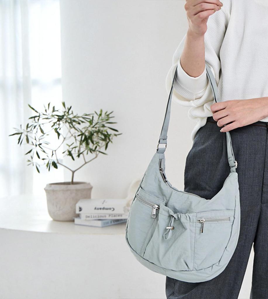 ZUCCHERO Damen Kleine, Leichte, Wasserabweisende Nylon-Schultertasche, Schwarz, 49928