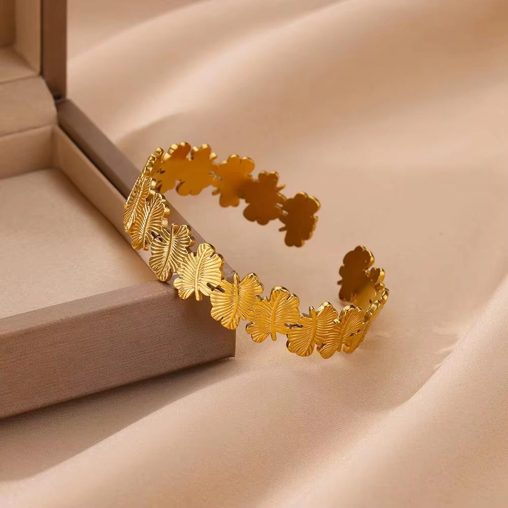 Stainless Steel Starfish Scallop Bracelet Opening Bracelet Fashionable Personality Seaside Vacation Summer Hot Sale