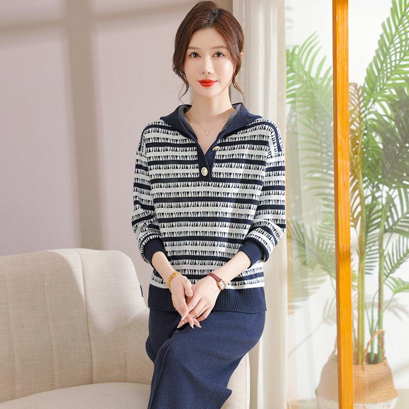 

Stylish Spring Knit Two-Piece Set: Hooded Sweatshirt & Long-Sleeve for Middle-Aged and Elderly Women - 2026 Collection 2XL (For 120-140 jin) темно-синього кольору