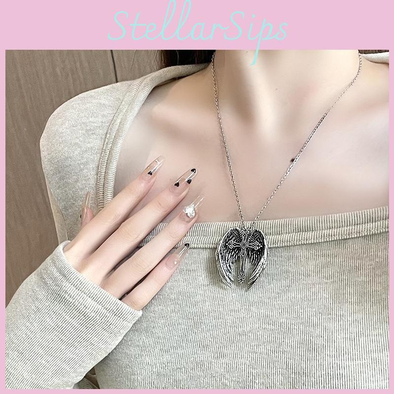 Einzigartige, auffällige und feminine Vintage-Kreuzkette mit exquisiten Engelsflügeln