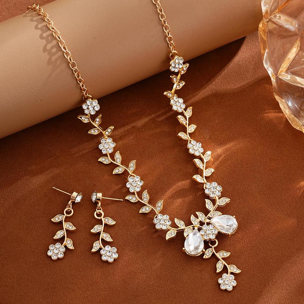Sunflower Rhinestone Crystal Jewelry Set: Necklace & Earrings for Women