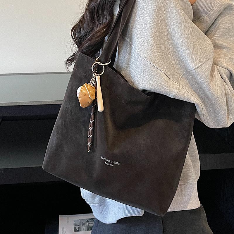 Handbag for Convenient Commuting To Work. High-end and Fashionable Handbag for Storage. Fabric Bag.