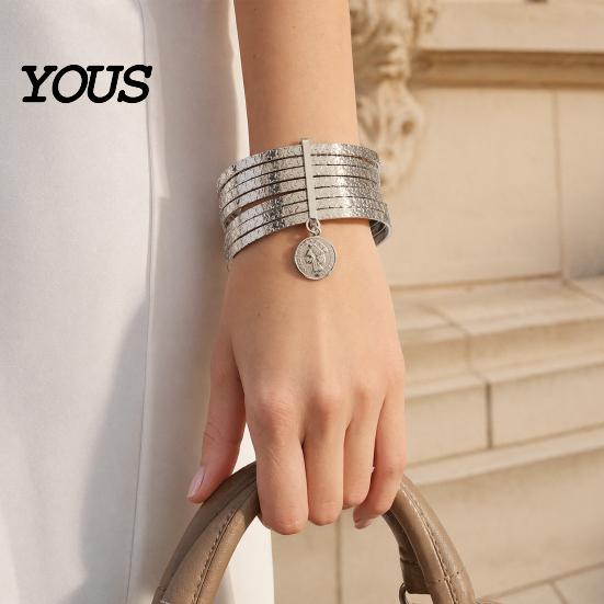 Vintage Inspired Bracelet Women with Portrait Coin Pendant, Multi-Layer Surround Check Pattern Stacking Effect Bangle, Electroplated Elastic Fit Wrist
