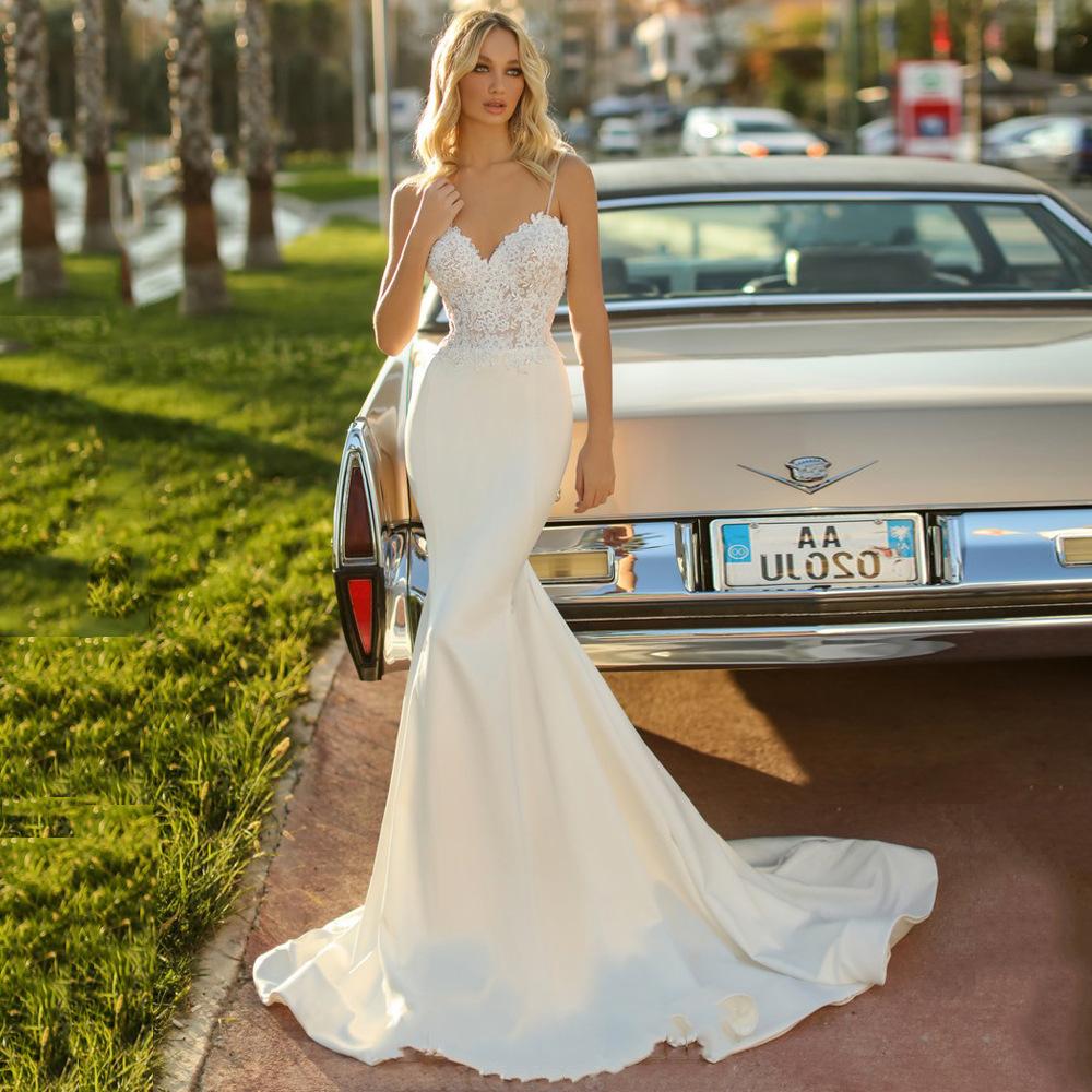Light wedding dress satin spring and