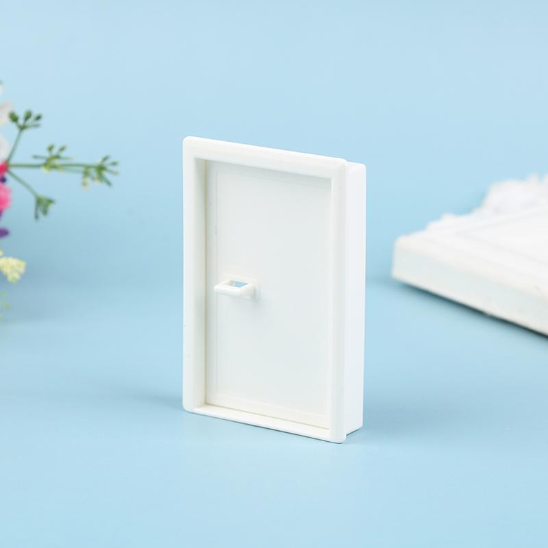 Mini dom, willa, plastikowe drzwi i okna, modelowanie i dekoracja domu