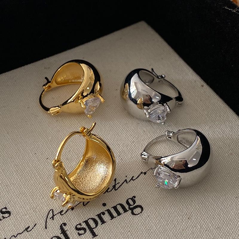 Zircon Heart U-Shaped Minimalist Metal Earrings – Versatile Korean & Western Style Ear Hoops for Women