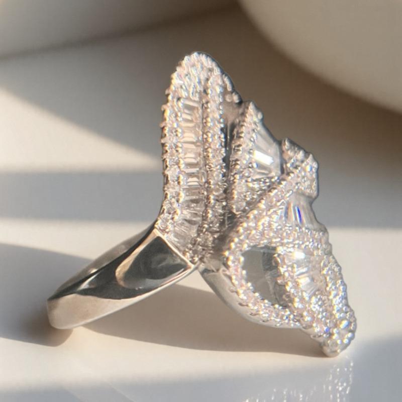 Elegant Bling Three Leaf Cubic Synthetic Zirconia Ladies Ring Wedding Party Bride Engagement Ring Fine Jewelry Accessories