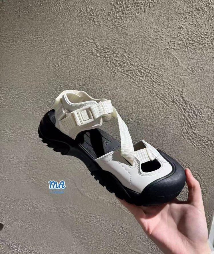 2025 Han Suxi same Korean version outdoor leisure sports sandals beach sandals non-slip sports sandals women's tide
