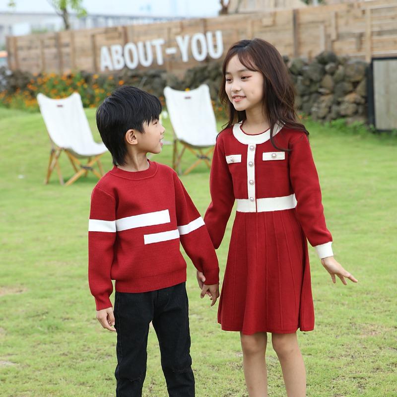 Stylish Red Family Matching Knitwear: Round Neck, Long Sleeve Mother-Daughter Dress for Autumn and Winter