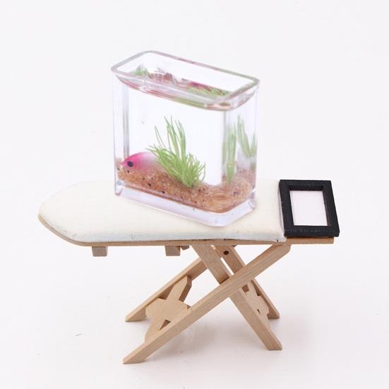 ოქროს თევზის თასის მოდელი რეალისტური დეკორატიული ორნამენტი მინიატურული მინის თევზის ავზი თოჯინების სახლის ფოტო რეკვიზიტებისთვის მინიატურული სცენები