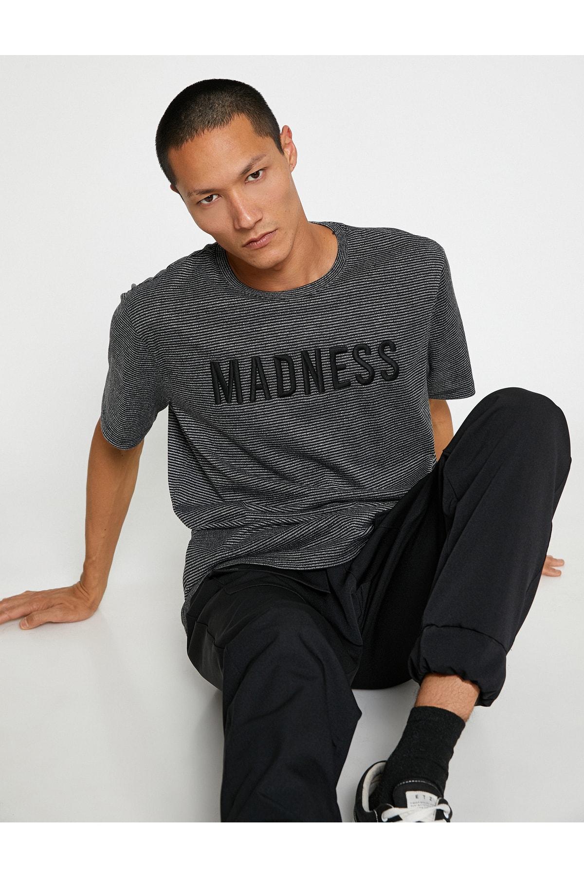 

Футболка - Серая - Классический крой..