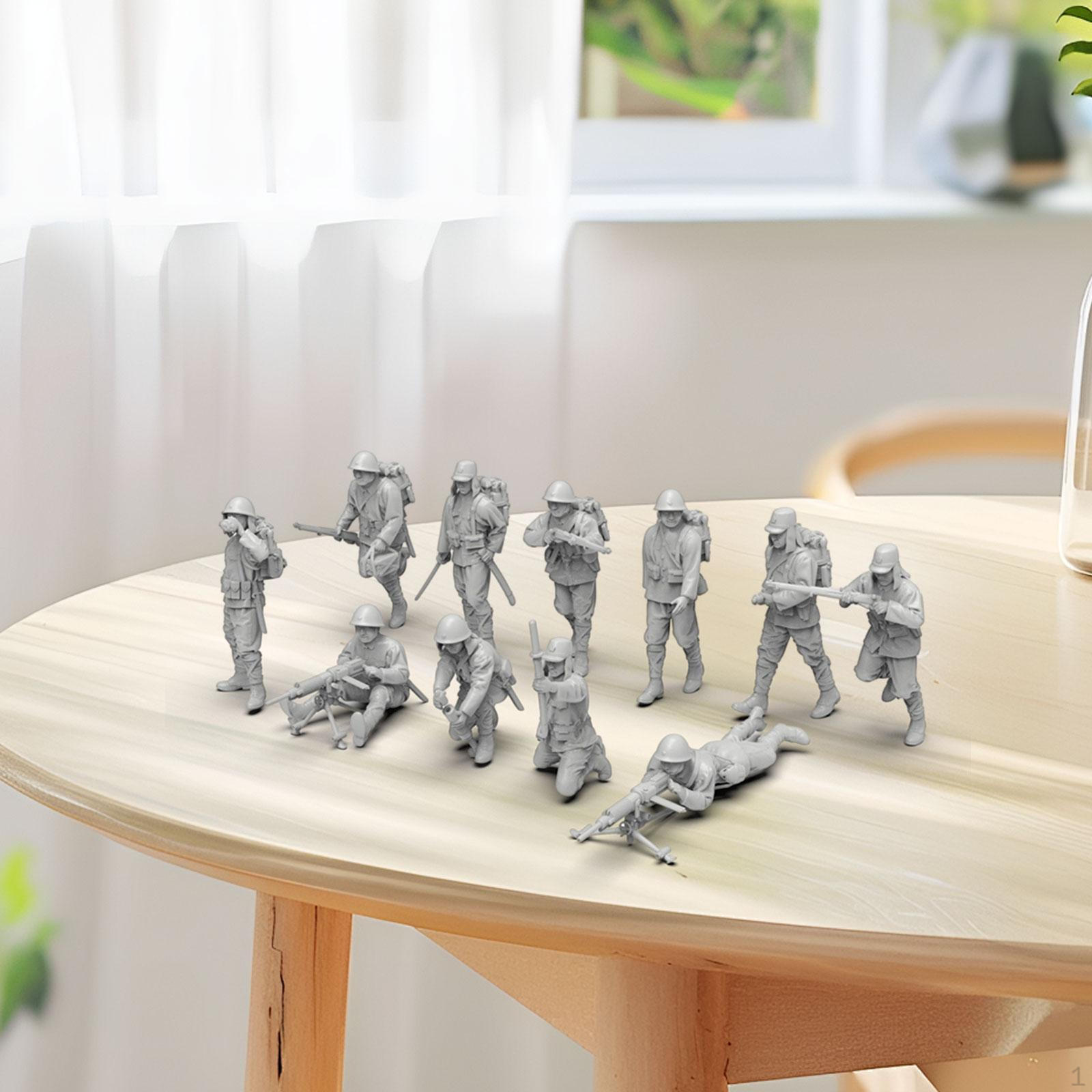 

11 Miniature Figures, Character Diorama for Family 2.4cm