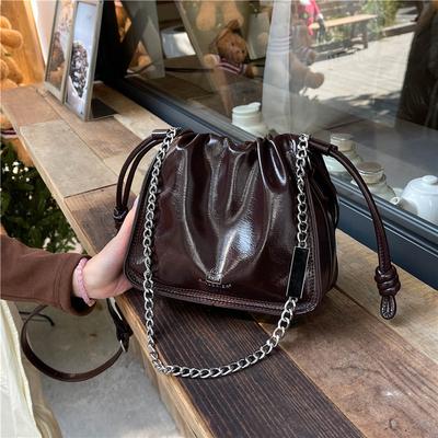 Solid Color Pump Belt Bucket Bag Women's Winter New Popular Personality Chain Fashionable Simple Shoulder Messenger Bag