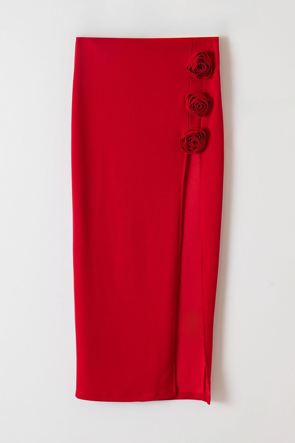 

Women s Fashion Limited Edition Red Knitted Rose Detailed Skirt XL