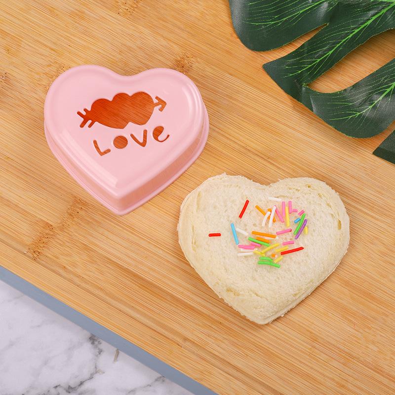 3pcs Sandwich Mold Cutter Bear Rabbit Cat Car Shape Bread Toast Cutter DIY Bento Box Mold for Kids Lunch Creative Food Shaper Kitchen Tools