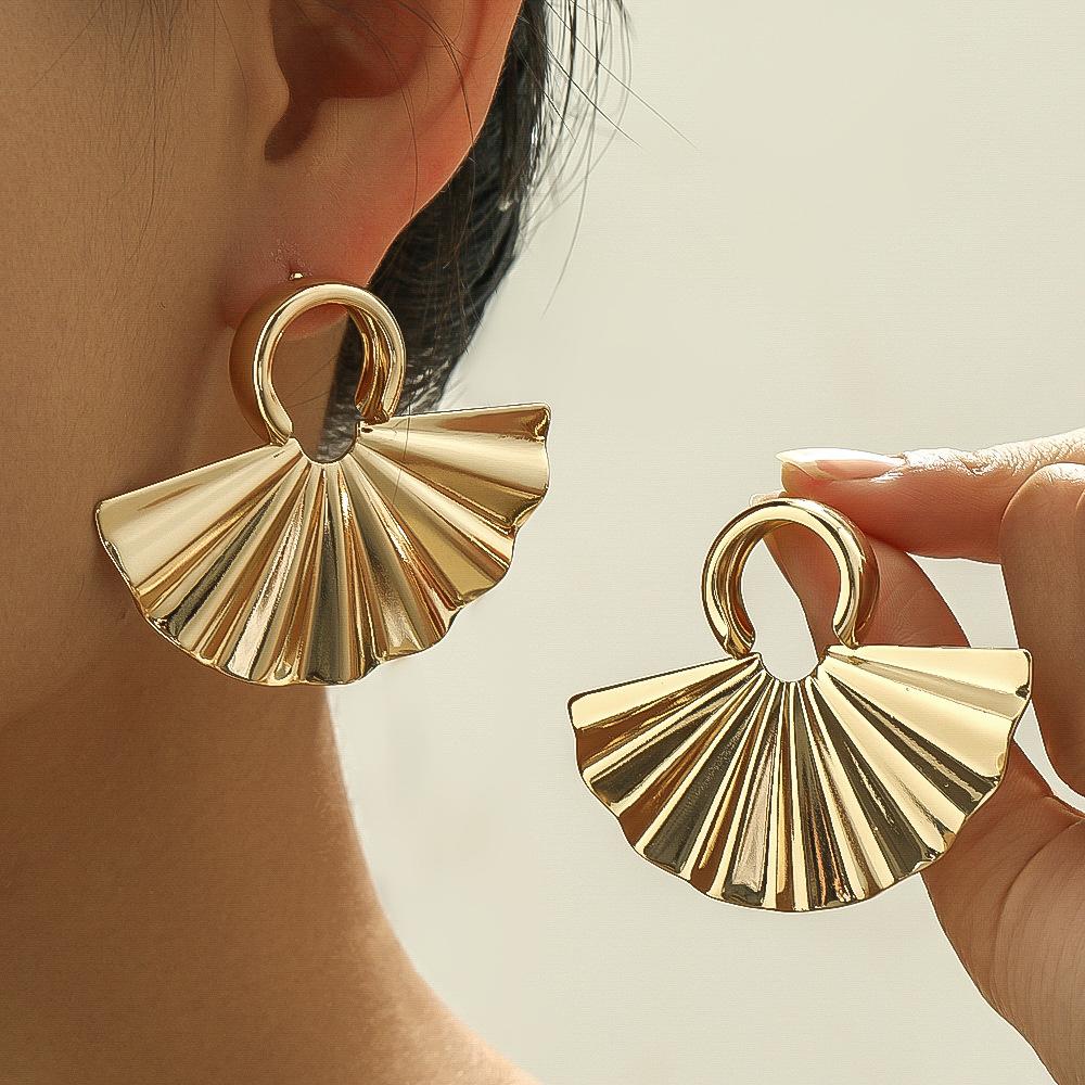 Exaggerated Folding Fan Shape Metal Stud Earrings Gold Copper Color Zircon Punk Style Unique Personality 2024 New Large Earring