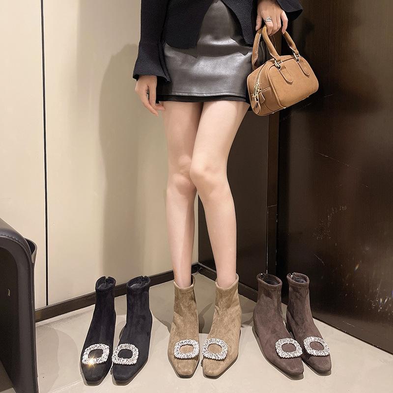 Francia kis rövid csizma női 2025 ősz és tél új négyzetes csat strasszkő elasztikus csizma alacsony vastag sarok négyzetes orr gyapjú vékony csizma