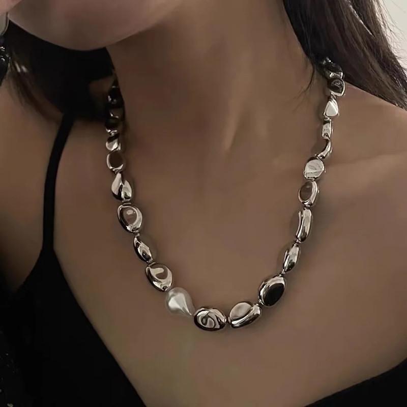 Japan and Korea Light Luxury Silver Irregular Beaded Necklace Women's Niche Temperament Pearl Collarbone Chain New Neck Chain