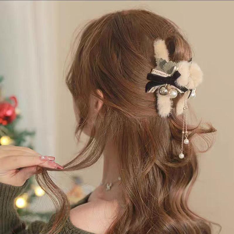 Women s Knitted Flower Teddy Fur Claw Clip - Double-Sided Hair Accessory with Fur Ball