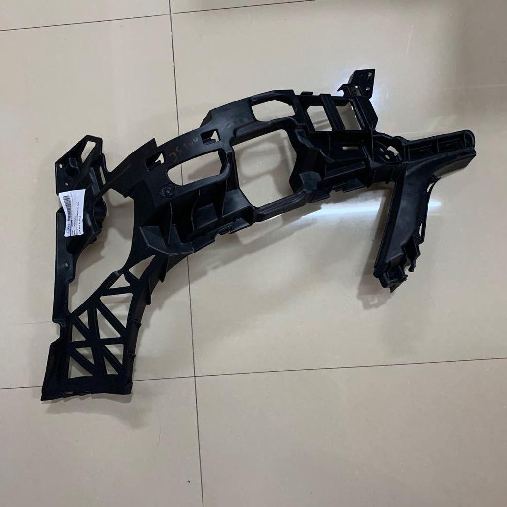 Mercedes-Benz W204/C204/S204 Bumper Bracket (Left) 2048854165 Auto Parts