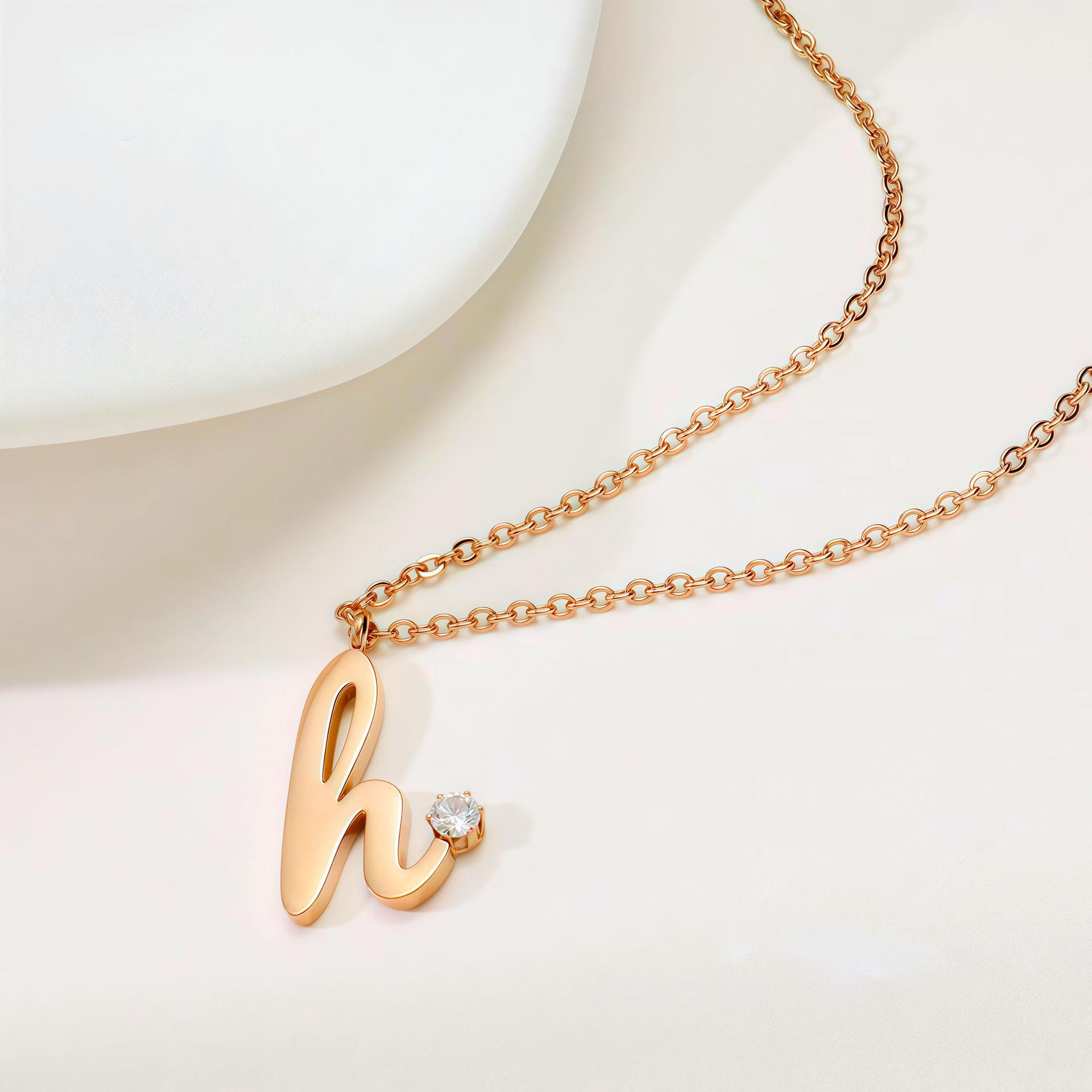 Korea Xiaoxiangfeng R Diamond-Encrusted Niche Stainless Steel Clavicle Chain Simple Temperament Niche Titanium Steel Necklace Women