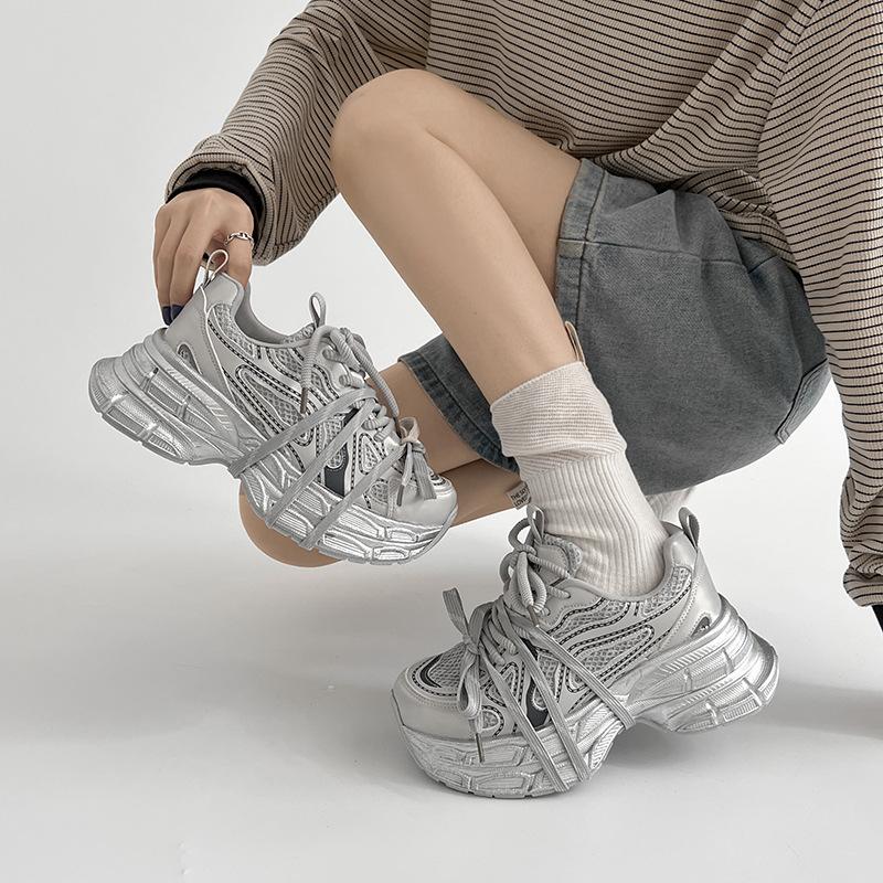 Thick-soled explosive mesh dad shoes women 2025 new versatile breathable casual shoes heightening lace-up running sneakers