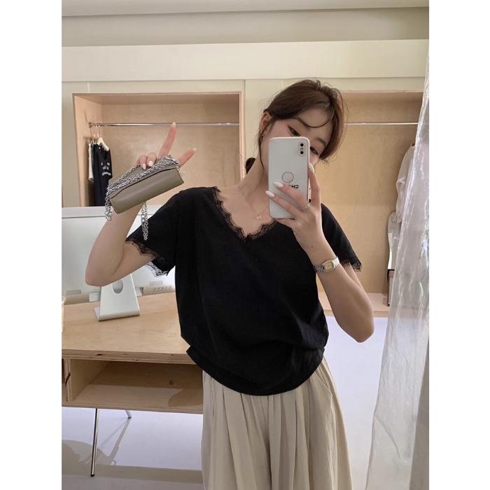 2025 Women's Korean Style Lace Trim V-Neck T-Shirt: Pure, Sexy, Loose-Fit Short Sleeve for a Youthful, Stylish Summer Look