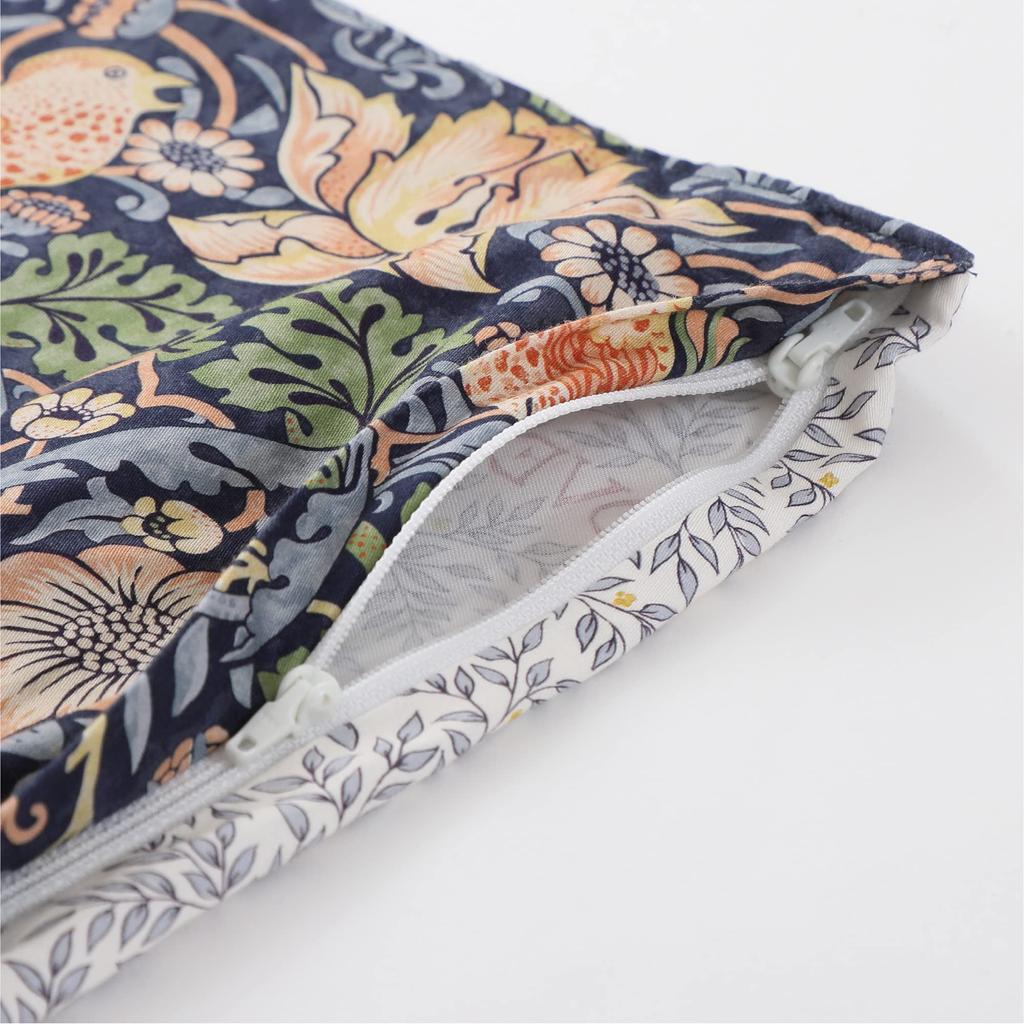 Povlak na peřinu nishikawa, bavlněný, jednodílný, Morris Gallery, jahodový zloděj, snadné nasazení a sundání rychlými patentkami, oboustranný, pratelný, vyrobeno v Japonsku