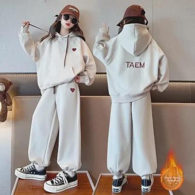 Βελούδινη Φόρμα Φθινοπωρινού Δύο Τεμαχίων για Κορίτσια Huamian Beibei 2025 - Μοντέρνα Παιδικά Ρούχα