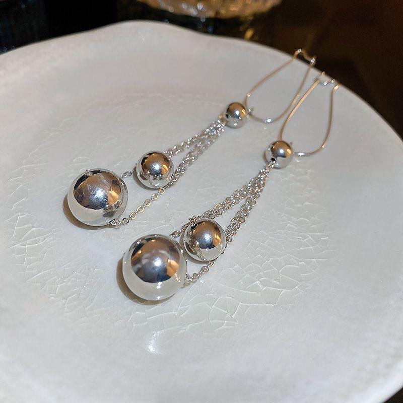 New Korean Version of Simple Ball Earrings, Niche High-end Cold Wind, Personality, Versatile and Fresh Earrings
