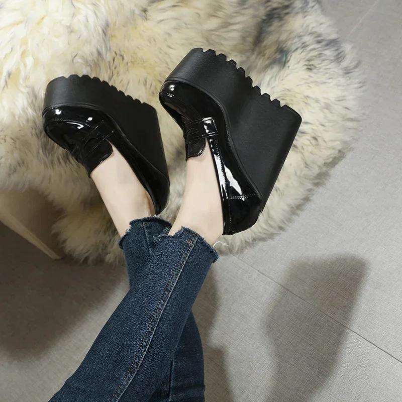 Fashion 2025 New wedge with thick bottom round single shoes female inside increased 16 cm suede high heels simple elegant women's shoes