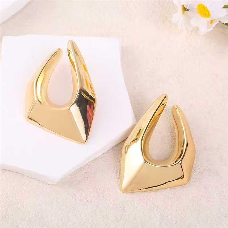 Exaggerated Geometric Metal Line Earrings: Unique Minimalist Studs for Women