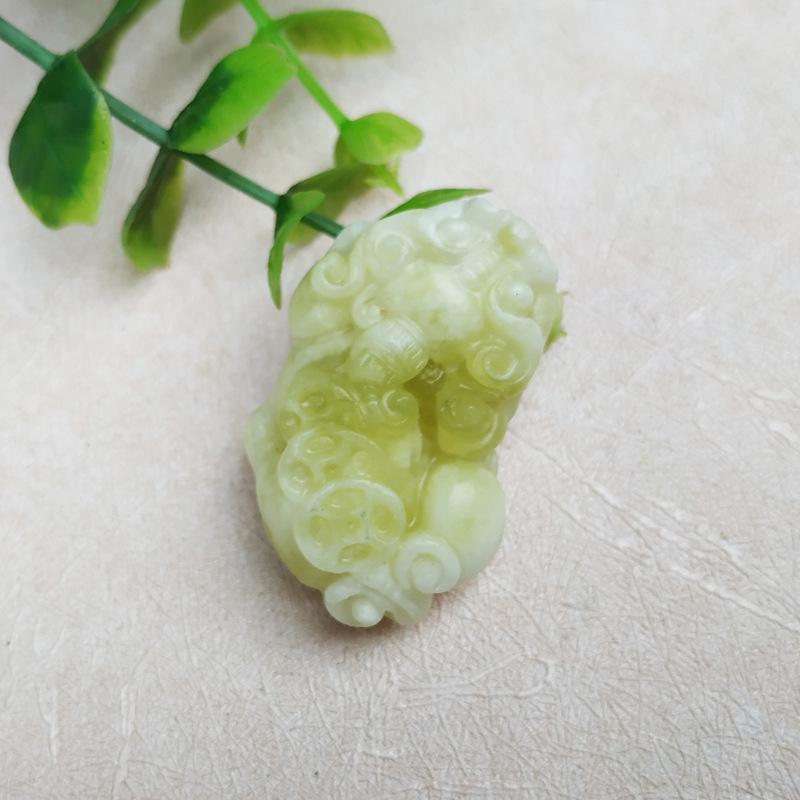 Lantian Jade Pixiu Pendant with Floating Flowers - Yellow Grade A Jade Conference Gift жёлтый