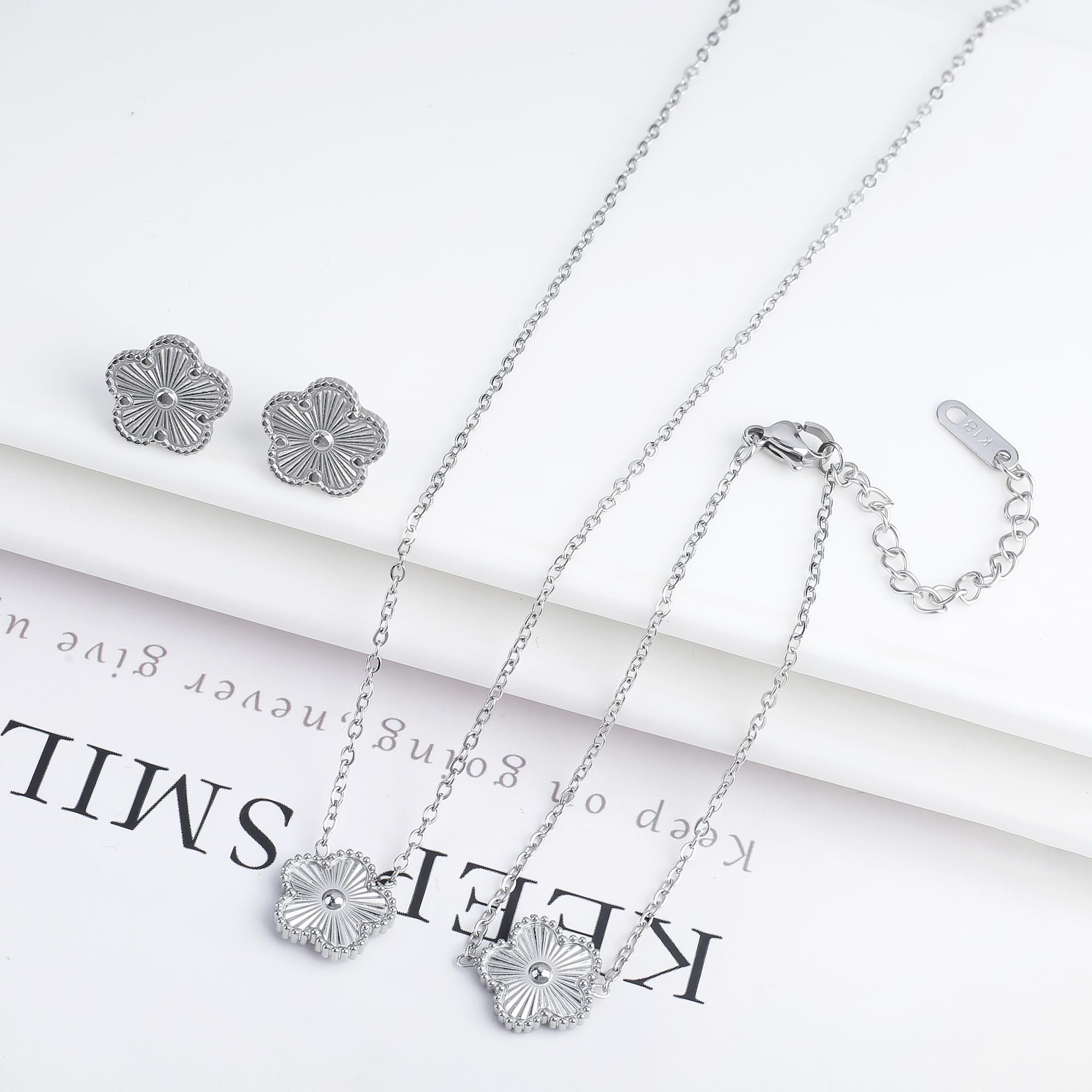 

Металлическое лазерное ожерелье-браслет в виде цветка с пятью лепестками, серьги с цирконами, классический набор для женщин, нержавеющая сталь, цирконы, для повседневной носки, клевер