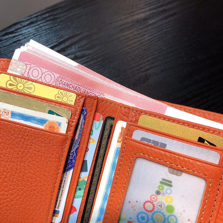 Carteira compacta feminina de couro bovino com vários compartimentos para cartões - elegante, espaçosa e versátil