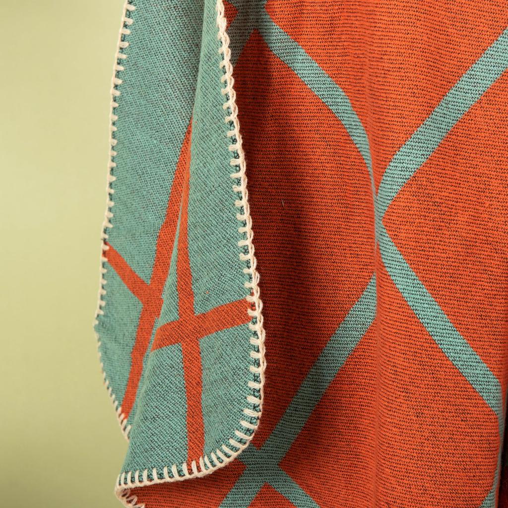 Winter Warm Artifact Plaid Line Pattern Simple And Generous Shawl Cape Women'S Travel Photo Cardigan