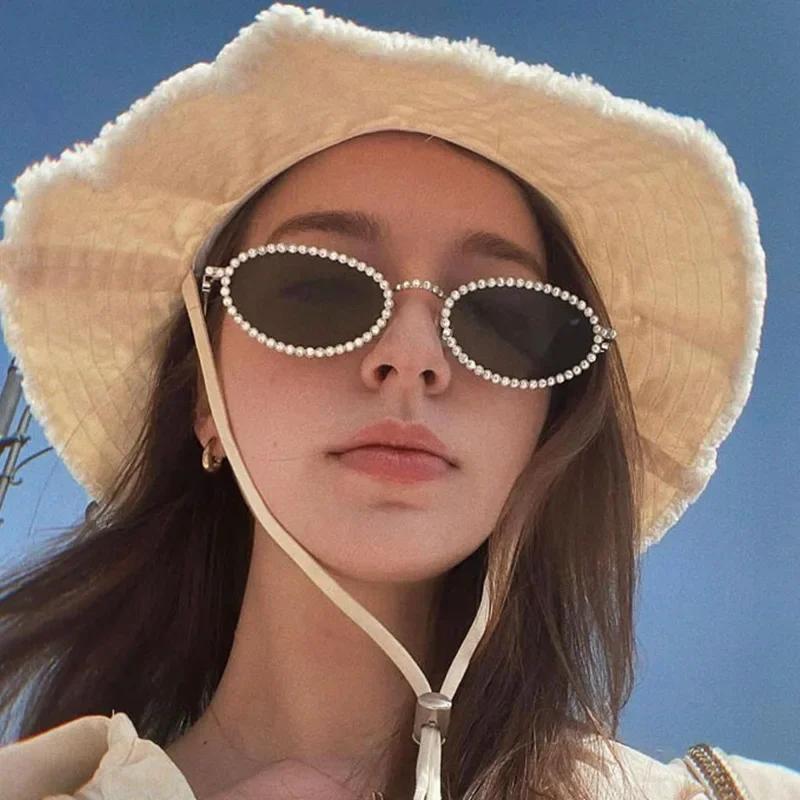 Decorative Rhinestone Oval Sunglasses Women's Vintage Designer Sun Glasses Metal Frame Women Fashion Eyewear Gafas De Sol