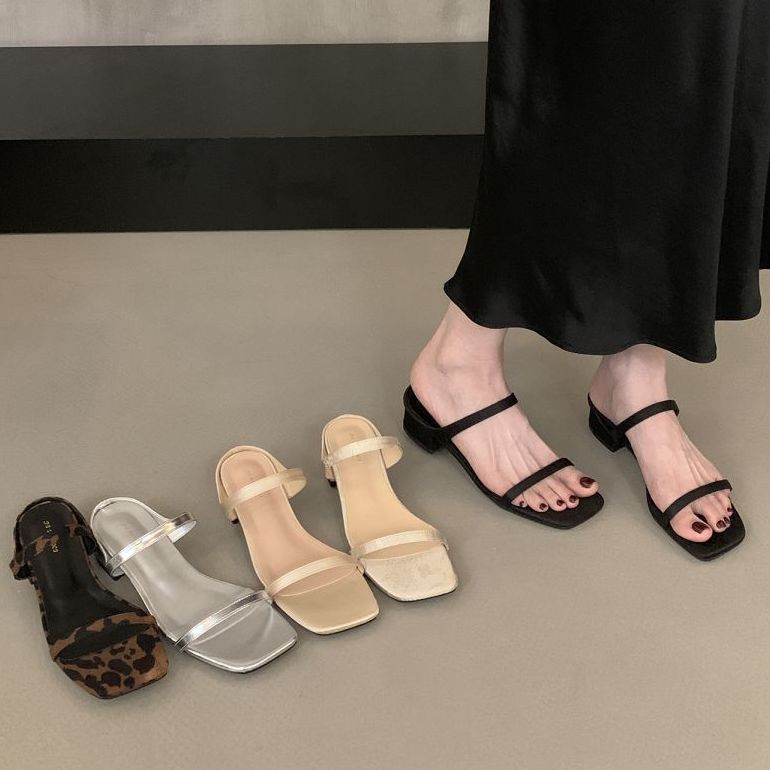 French gentle fairy wind word with thick heel cool slippers 2025 summer new outer wear beach slippers