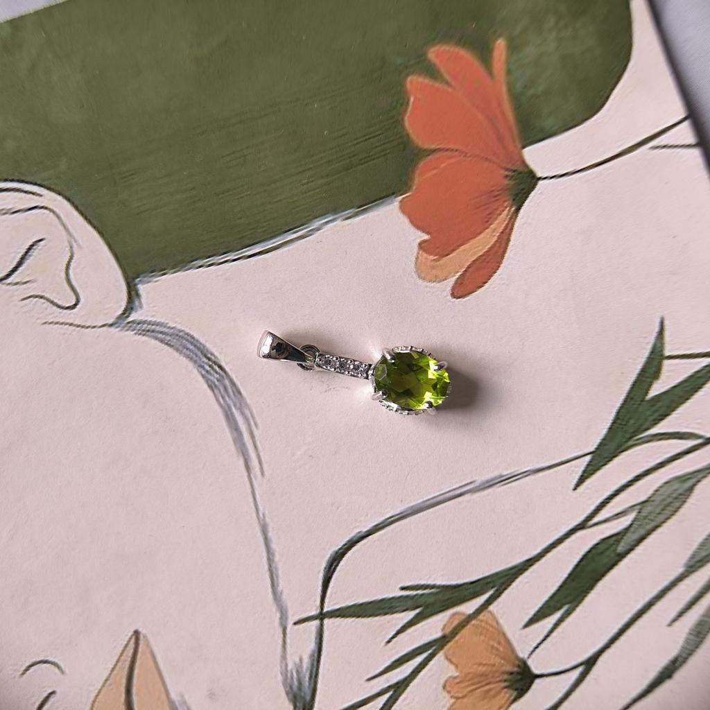 Серебряная подвеска с хризолітом (60002178)