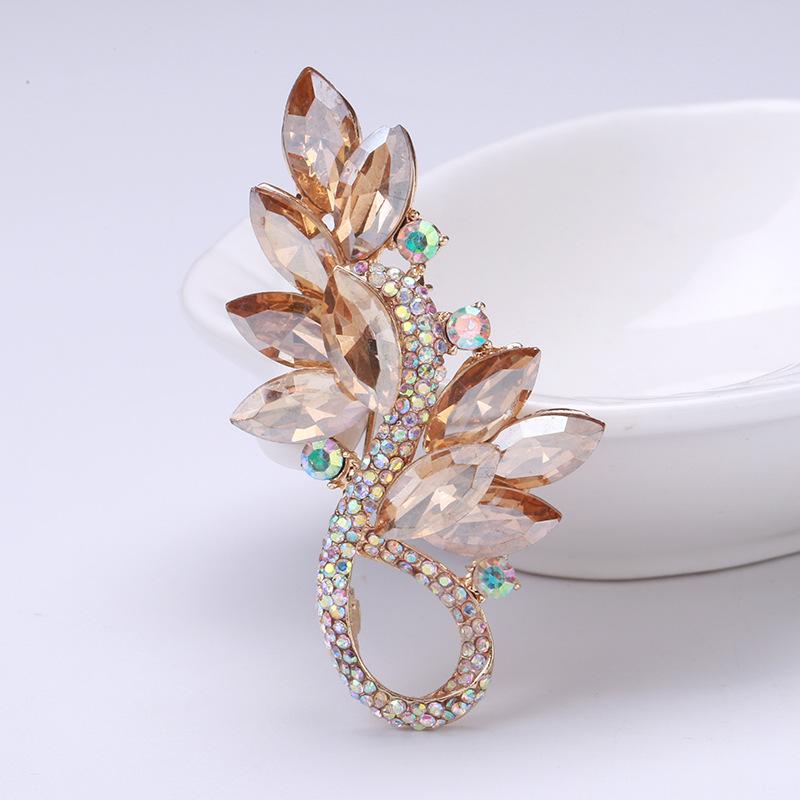 SKEDS New Arrival Women Men Luxury Shiny Crystal Badges Pins Exquisite Casual Clothing Coat Unisex Boutique Brooches Accessories