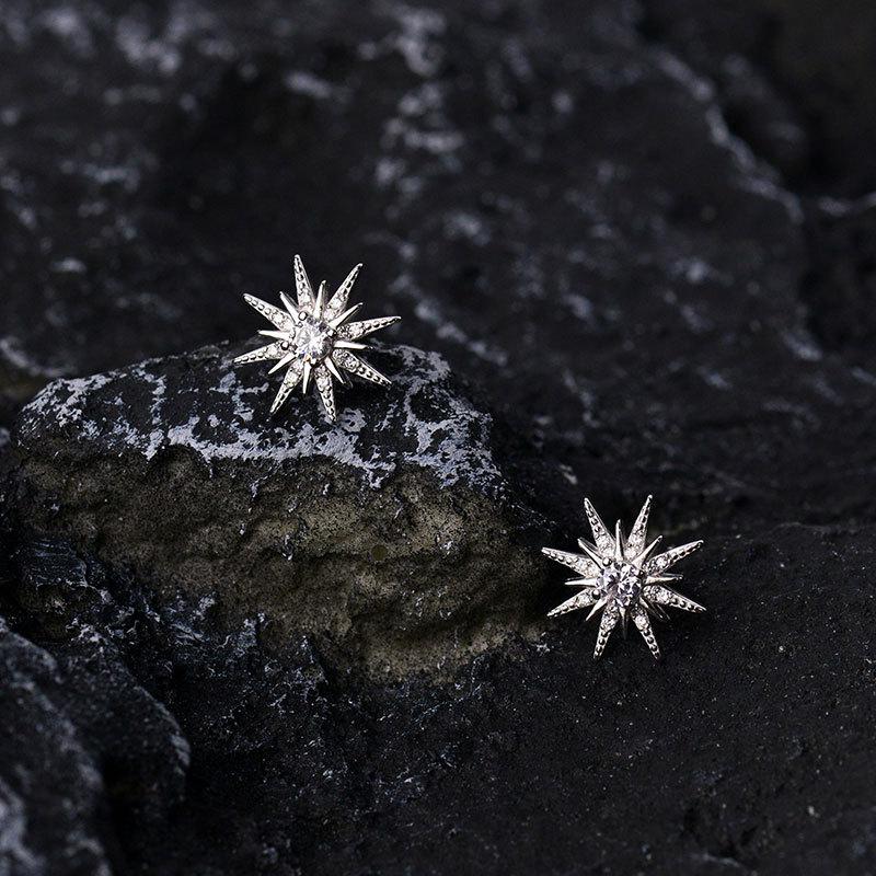 Eight-pointed Star Earrings Small, Cold and Fashionable Earrings for Your Girlfriend