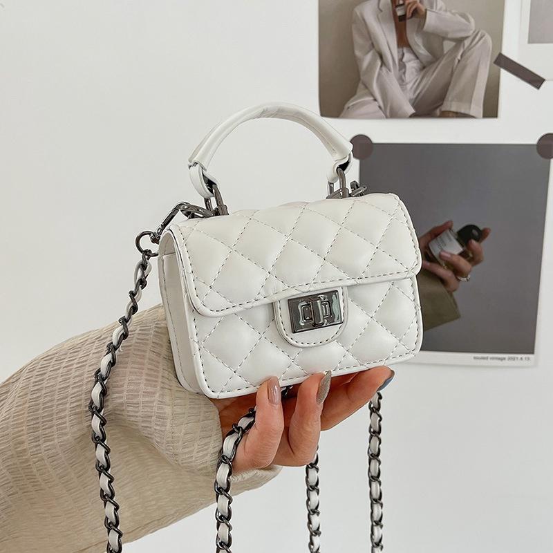 IELGY Women's Fashion Diamond Chain Messenger Bag, Mini Candy Color Change Red Envelope.