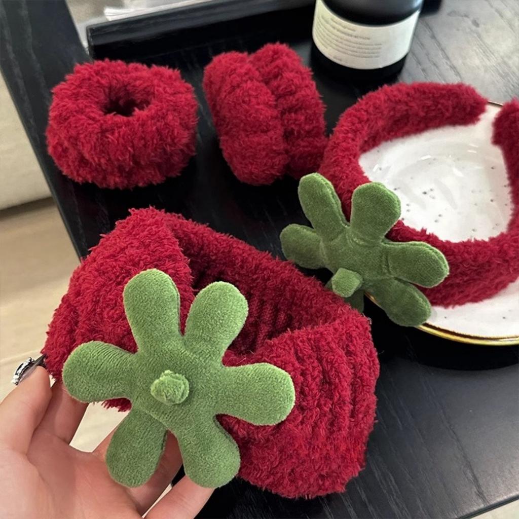 4pcs/set Strawberry Face Wash Hair Bands Hair Bands for Girls Basic Utility Makeup Applying Mask Headband Hair Ties