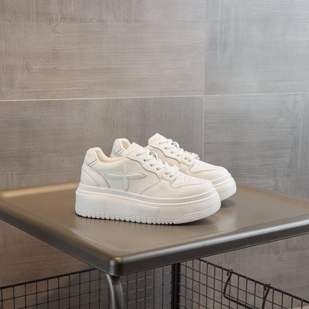 Plateau weiße Schuhe Damen 2025 Frühling und Sommer neue Leder vielseitige Schuhe Damen Mesh atmungsaktive Freizeitschuhe Damenschuhe