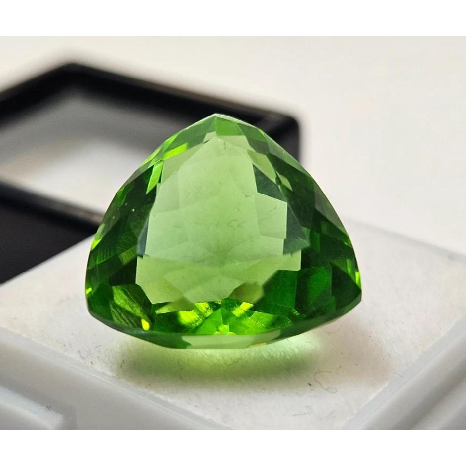 Natural Peridot Green Trillion Cut 15-16 Ct Beautiful Certified Loose Gemstone