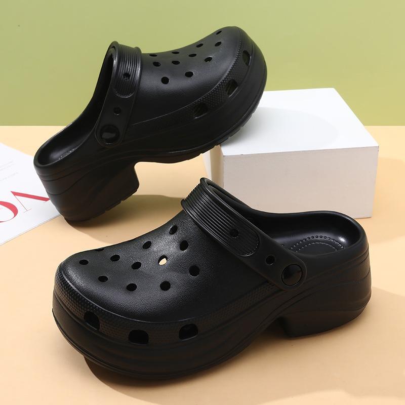 Summer New Women's Hole Slippery Height Increase Versatile and Thin Fashion Solid Color Leisure Outdoor Beach Baotou Drag