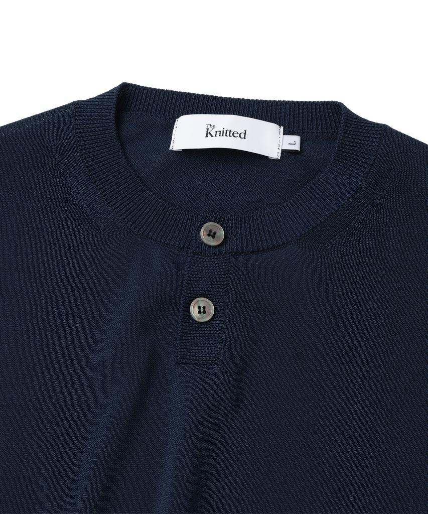 KNITTED Shellon Cooling Single Crop Henley Neck Knit Navy