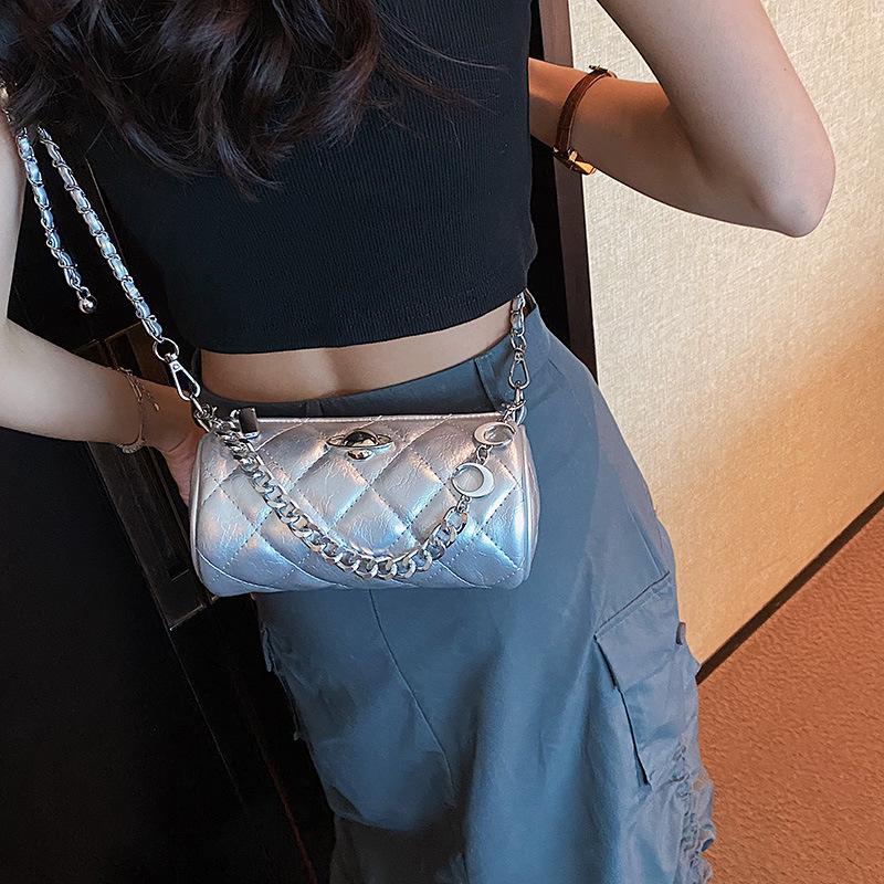 Luxury Diamond Lattice Chain Crossbody Bag: Fashion-Forward, Versatile Round Cylinder for Women