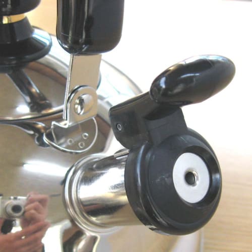 Takei Kibutsu Seisakusho Quick One Energy-Saving Whistling Kettle, 2.5L, TK-250