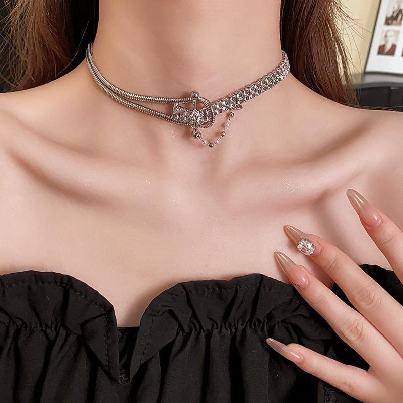 Light luxury diamond-encrusted water drop necklace, fashionable personality, heavy industry neck chain, bridal evening dress, high-end accessories